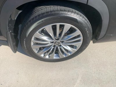 2024 Toyota Highlander Platinum