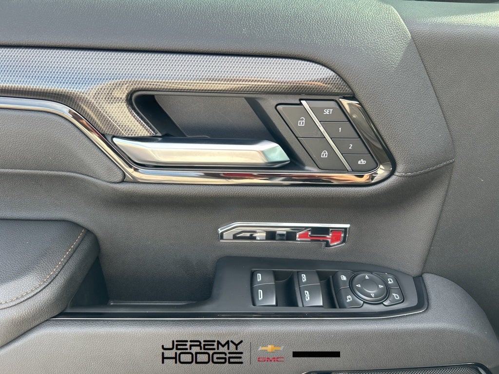 2025 GMC Sierra 1500 AT4