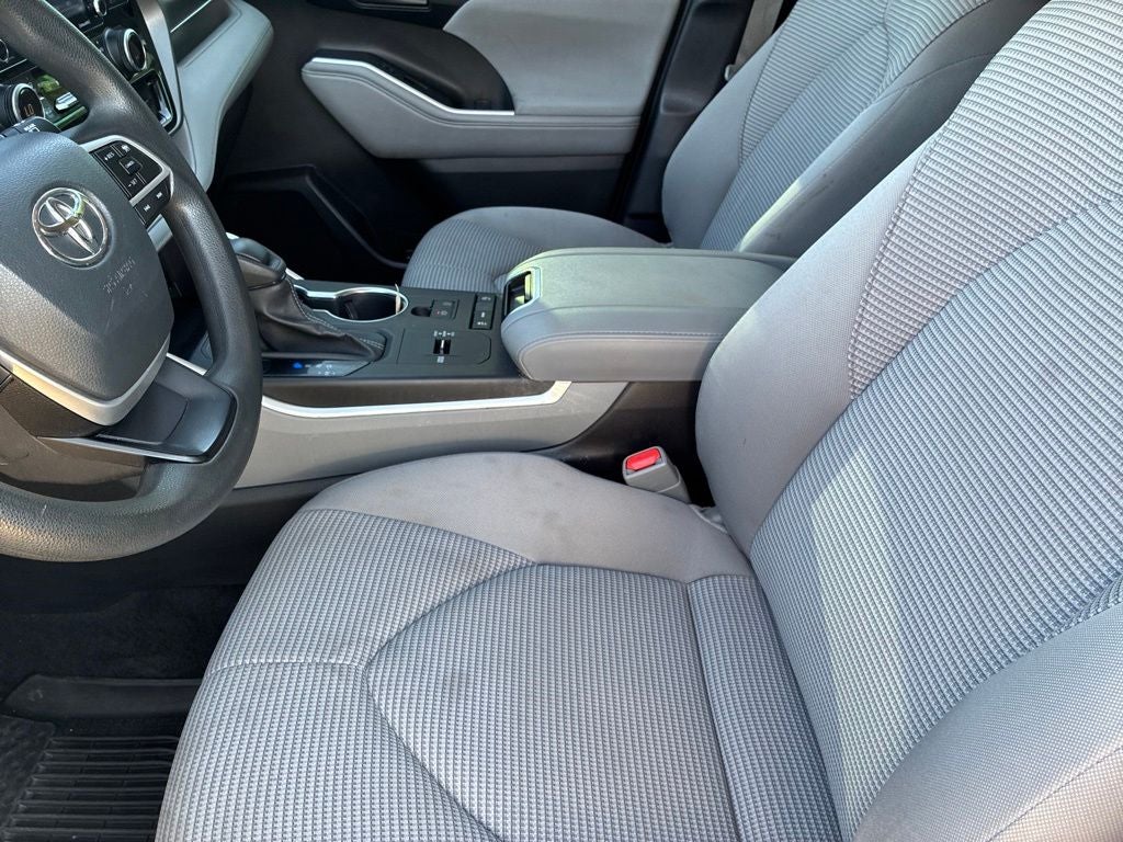 2022 Toyota Highlander L