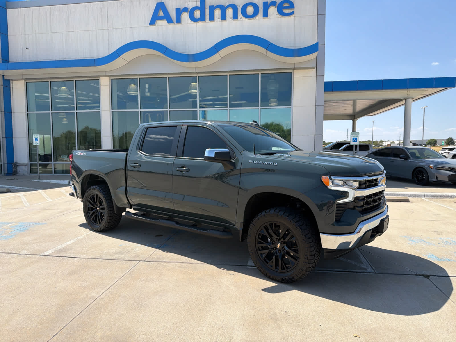2025 Chevrolet Silverado 1500 LT
