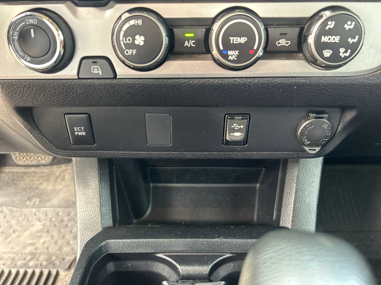 2019 Toyota Tacoma SR