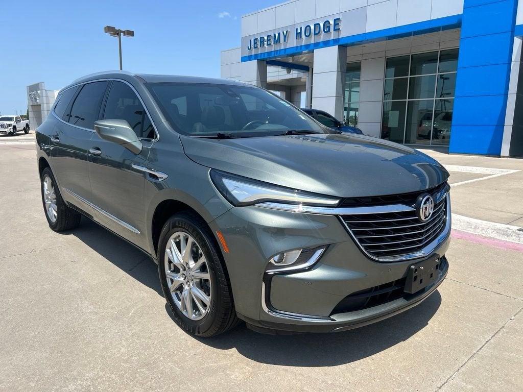 2023 Buick Enclave Essence